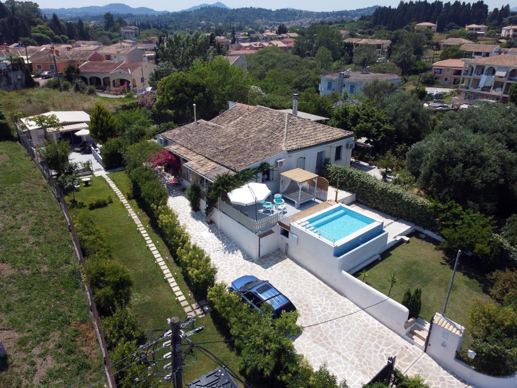 Summer House In Corfu Town *